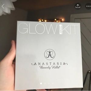 ANASTASIA GLOW KIT